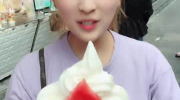 娱乐吃瓜姐网红是谁扮演的,娱乐吃瓜姐网红背后的神秘扮演者